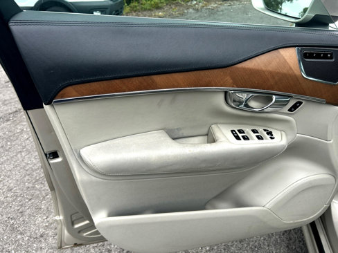 Used 2016 Volvo XC90 T6 Inscription w/ Vision Package image 13