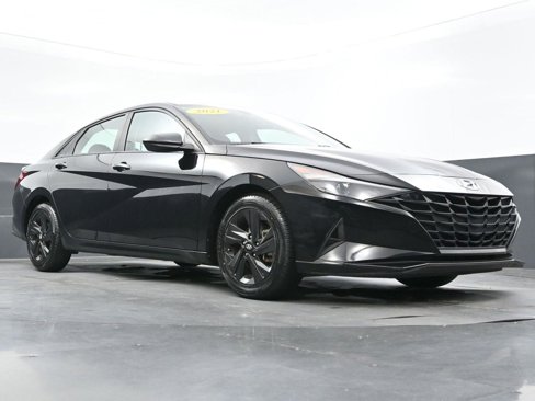 Used 2021 Hyundai Elantra SEL image 37