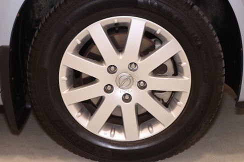 Used 2013 Chrysler Town & Country Touring image 39