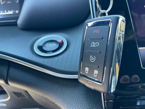 New 2025 Jeep Grand Cherokee Altitude image 29
