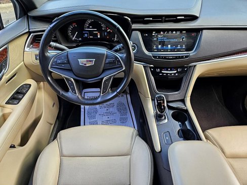 Used 2018 Cadillac XT5 Luxury w/ Driver Awareness Package image 9