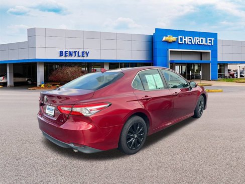 Used 2020 Toyota Camry LE image 7