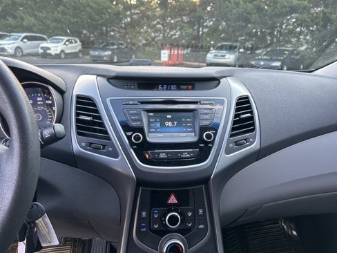Used 2015 Hyundai Elantra SE w/ Option Group 02 image 13