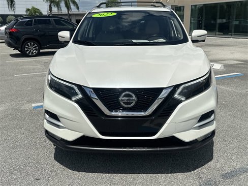 Used 2022 Nissan Rogue Sport SL w/ Premium Package image 3