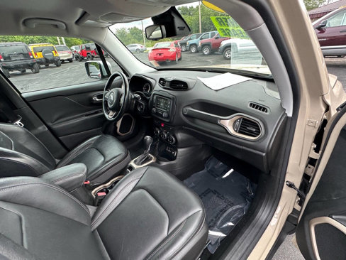 Used 2015 Jeep Renegade Limited image 26