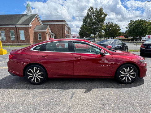 Used 2017 Chevrolet Malibu LT w/ Leather Package image 10