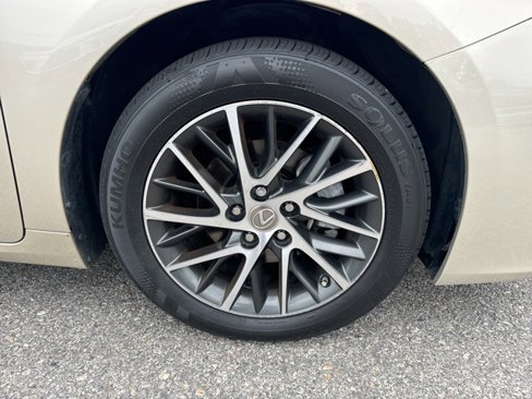 Used 2017 Lexus ES 350 image 9