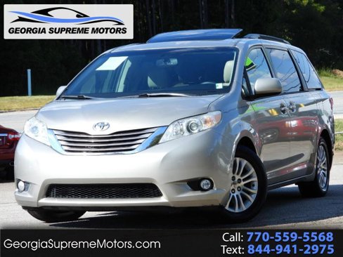 Used 2015 Toyota Sienna XLE image 1