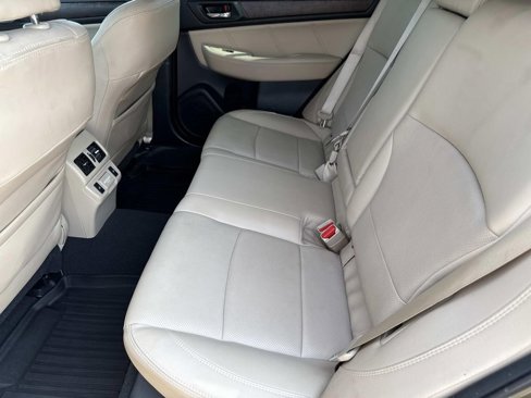 Used 2018 Subaru Outback 2.5i Limited image 12