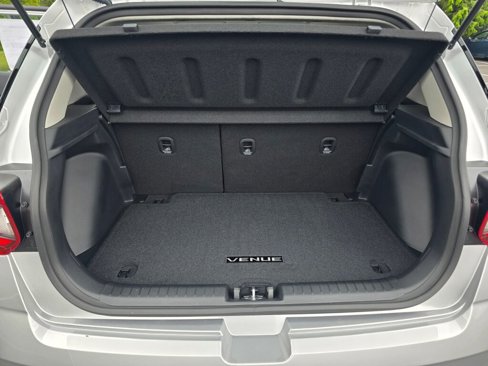 New 2025 Hyundai Venue SEL image 14