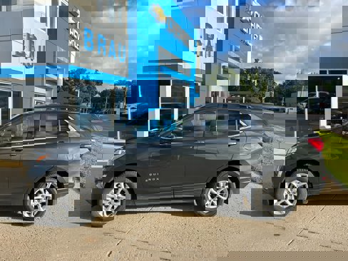Used 2018 Chevrolet Equinox LT image 1