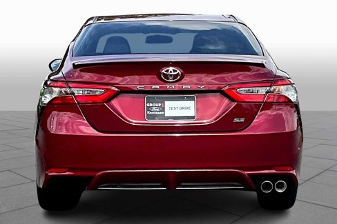 Used 2018 Toyota Camry SE w/ Convenience Package image 4