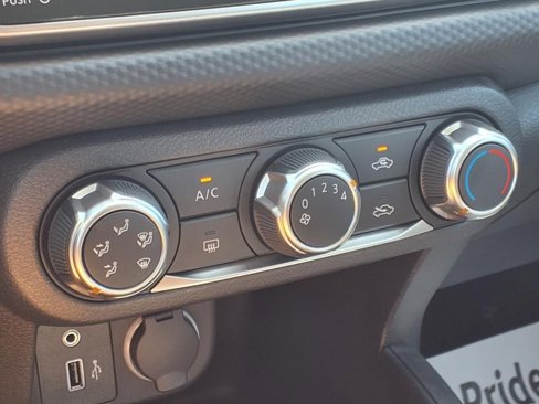 New 2025 Nissan Kicks Play S image 7