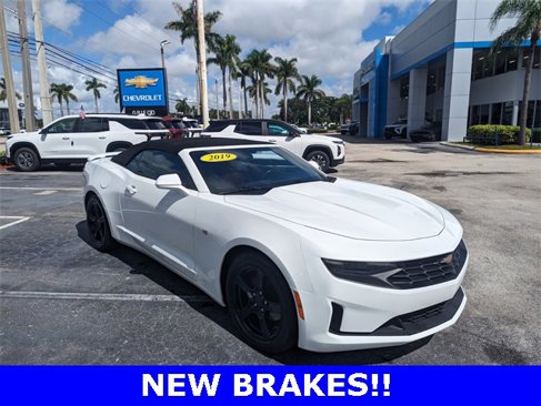 Used 2019 Chevrolet Camaro LT image 2