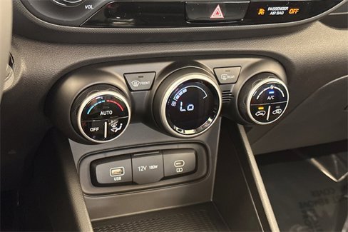 New 2025 Hyundai Venue SEL image 17