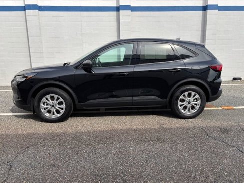 Used 2025 Ford Escape Active w/ Cold Weather Package image 4