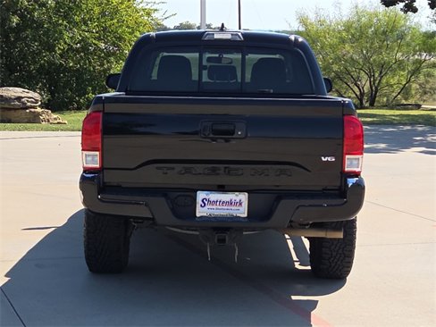 Used 2016 Toyota Tacoma SR5 image 7