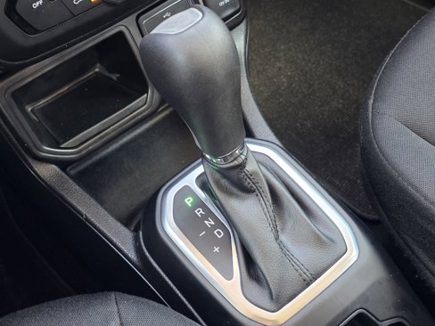 Used 2019 Jeep Renegade Latitude image 21