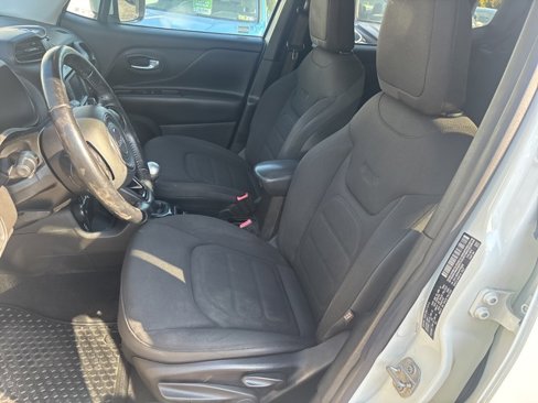 Used 2017 Jeep Renegade Altitude image 12