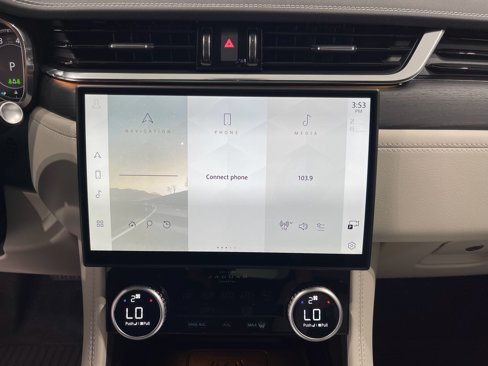 Used 2025 Jaguar F-PACE R-Dynamic S image 20