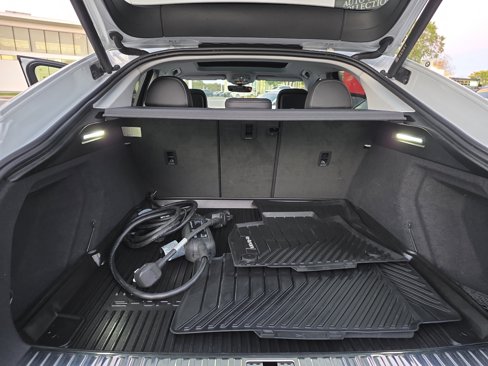 Used 2022 Audi e-tron Premium Plus w/ Premium Plus Package image 80