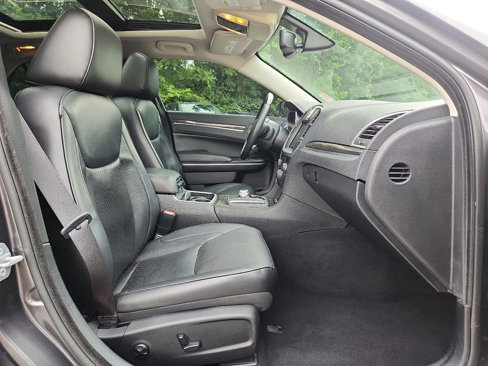 Used 2019 Chrysler 300 Limited image 11