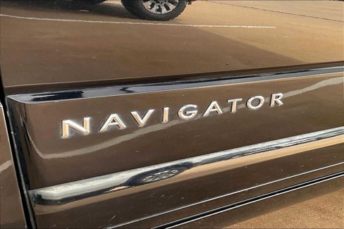 Used 2016 Lincoln Navigator L Select image 10