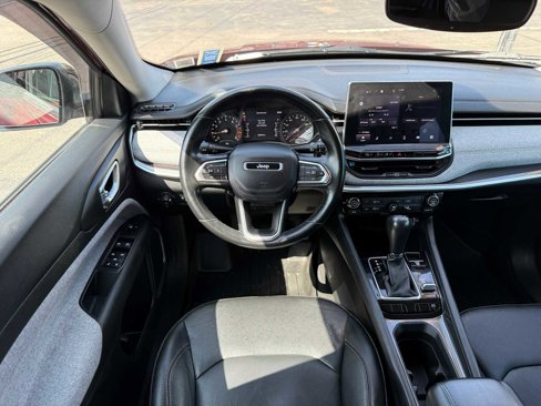 Used 2022 Jeep Compass Latitude image 9