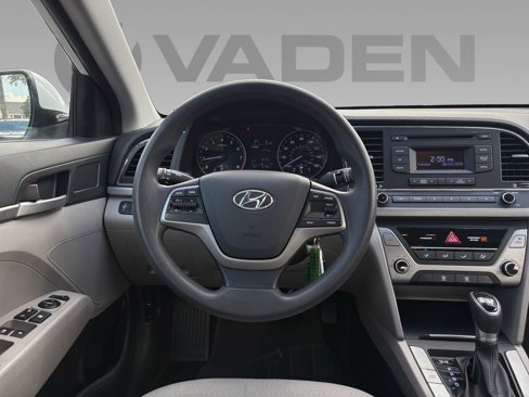 Used 2017 Hyundai Elantra SE image 10