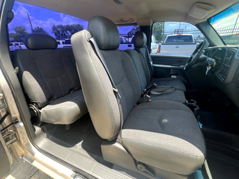 Used 2005 GMC Sierra 1500 W/T image 30