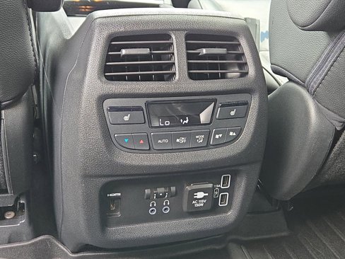 Used 2019 Honda Pilot Touring image 18