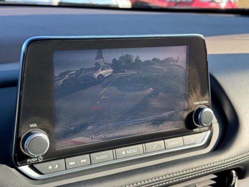 Used 2022 Nissan Rogue SV image 28