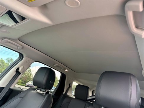 New 2025 Land Rover Discovery Sport S image 21
