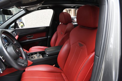 Used 2021 Bentley Bentayga image 9