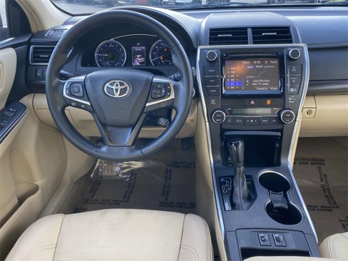 Used 2015 Toyota Camry image 9