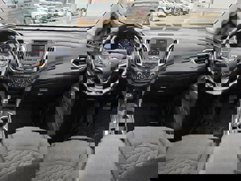Used 2020 Chevrolet Equinox LT image 32