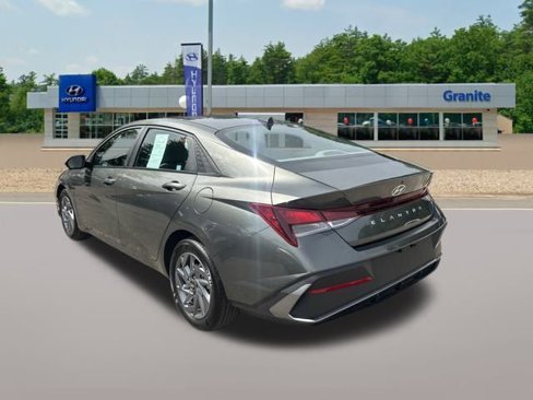 Certified 2024 Hyundai Elantra SEL image 11