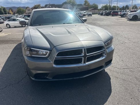 Used 2012 Dodge Charger SE image 3