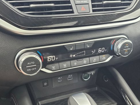 New 2025 Nissan Altima 2.5 SR w/ SR Premium Package image 31