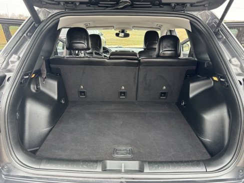 Used 2019 Jeep Cherokee Limited image 35