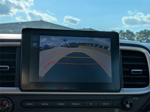 Used 2023 Hyundai Venue SEL image 21