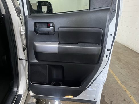 Used 2010 Toyota Tundra 4x4 Double Cab image 17