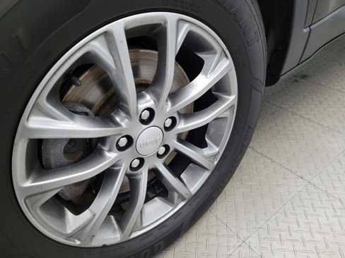 Used 2020 Jeep Cherokee Latitude Plus image 31