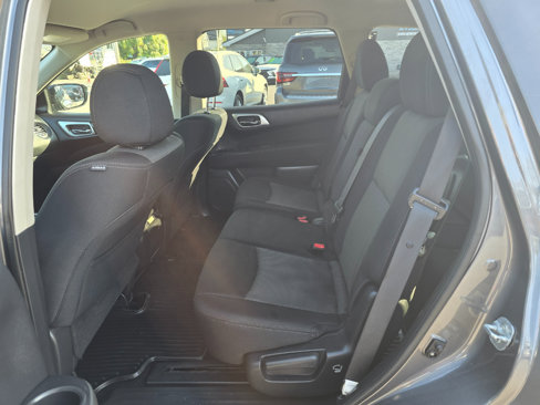 Used 2017 Nissan Pathfinder S image 12