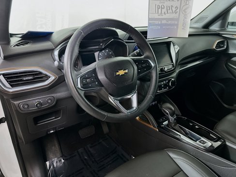 Used 2023 Chevrolet TrailBlazer ACTIV w/ Convenience Package image 9