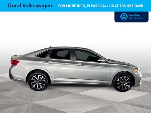 Used 2025 Volkswagen Jetta S image 9