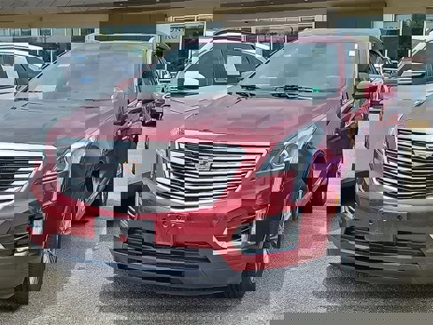 Used 2017 Cadillac XT5 Luxury image 1
