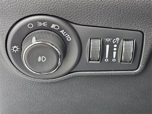 New 2026 Jeep Compass Latitude image 28