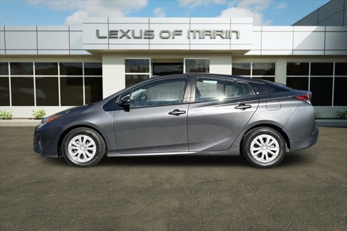 Used 2017 Toyota Prius Four image 2