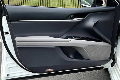 Certified 2018 Toyota Camry SE image 19